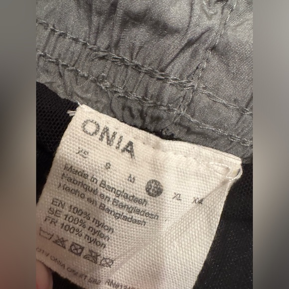 Onia Straight-Leg Mid-Length Crinkled Swim Shorts - Picture 7 of 10